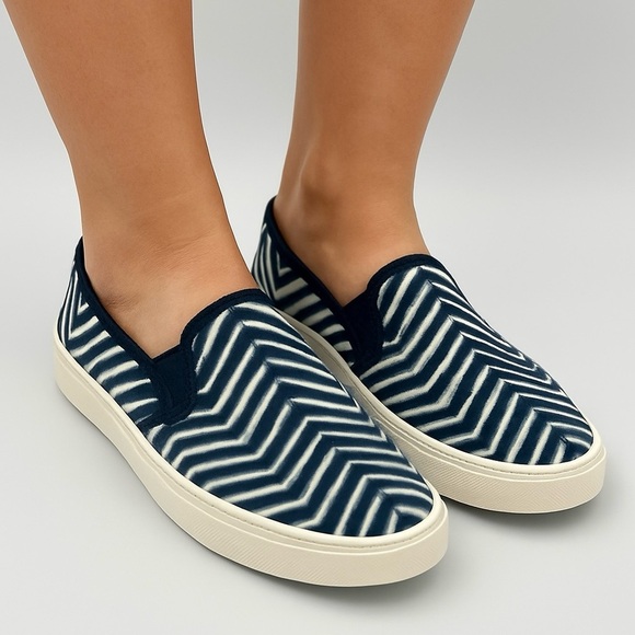 2319- Olukai Blue and White Slip-On Shoes Size 8 NWT - Picture 1 of 14